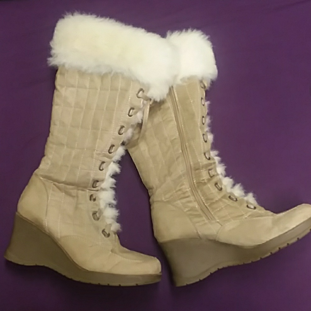Textile boots with fur *